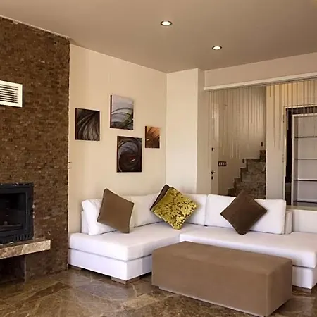 Sleeps 10 Pool Wifi كالكان